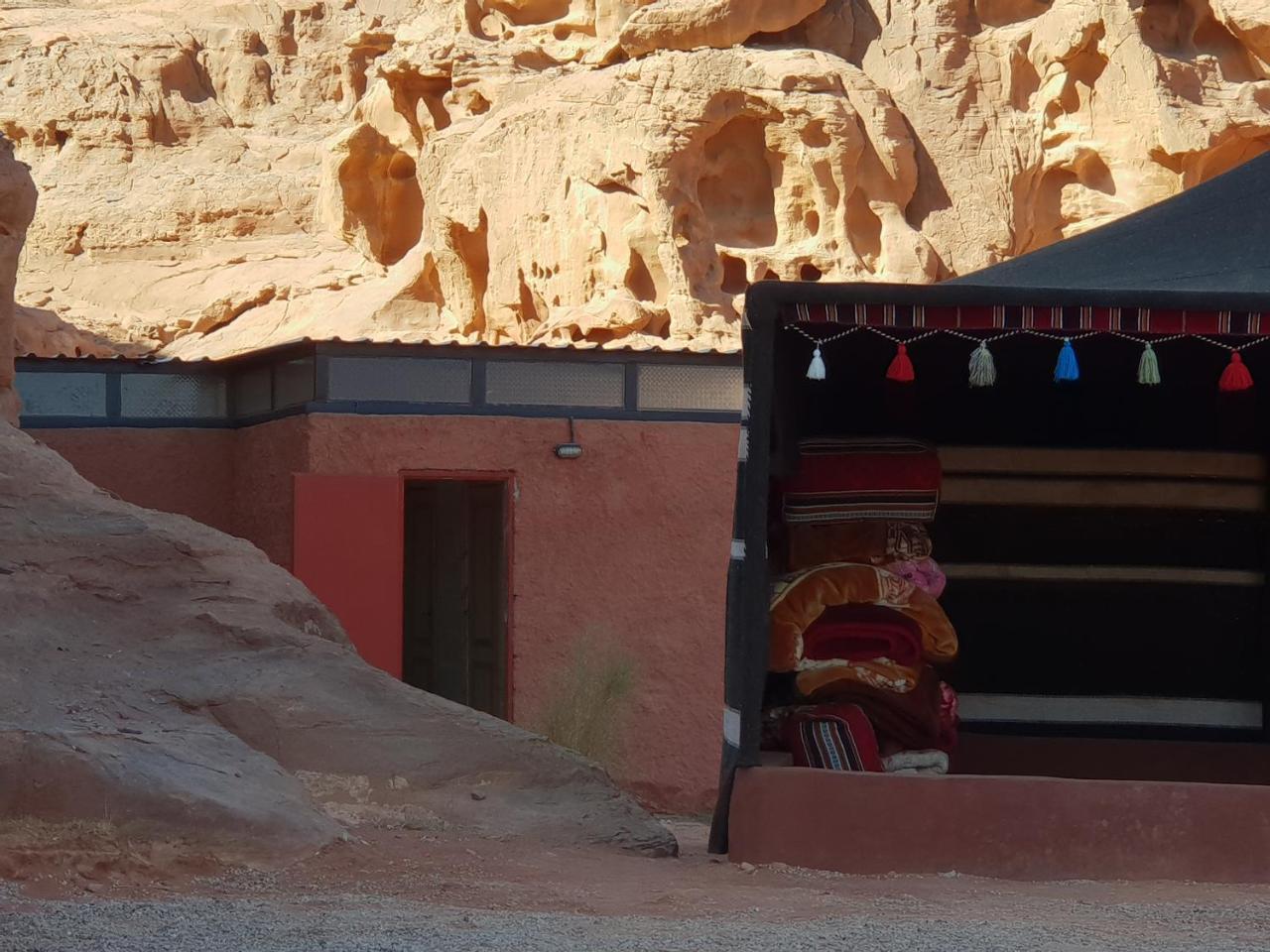 Hotel Real Bedouin Experience Tours & Camp Wadi Rum Zewnętrze zdjęcie