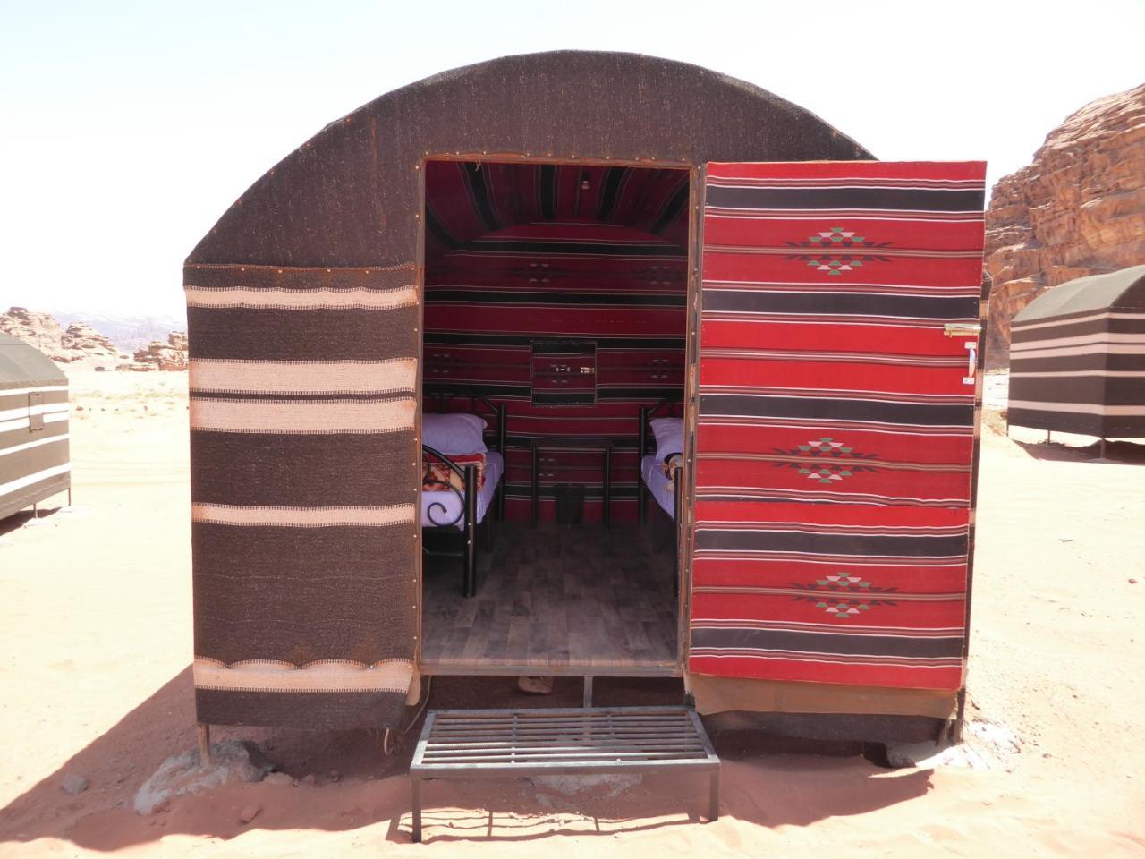Hotel Real Bedouin Experience Tours & Camp Wadi Rum Zewnętrze zdjęcie