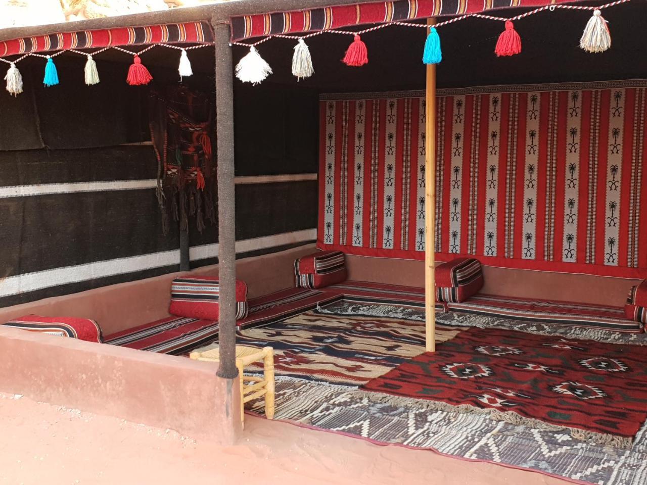 Hotel Real Bedouin Experience Tours & Camp Wadi Rum Zewnętrze zdjęcie